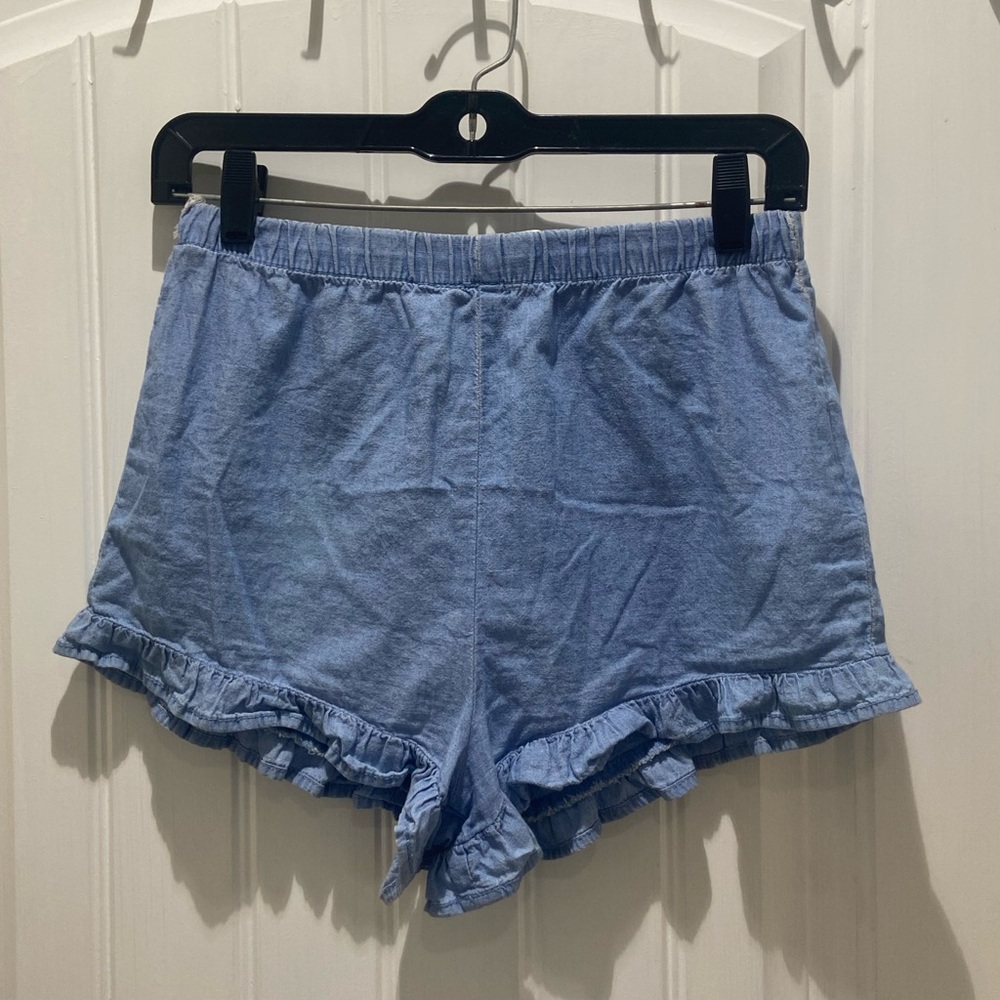 Ruffle hem denim short